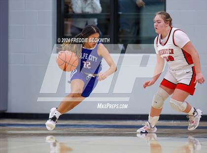 Thumbnail 2 in Muenster vs. Wolfe City (UIL 2A Bi-District) photogallery.