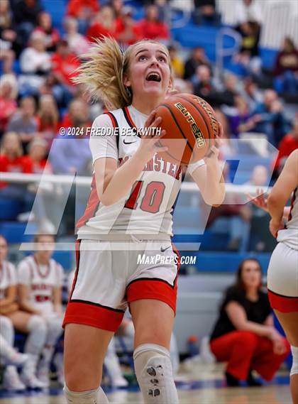 Thumbnail 1 in Muenster vs. Wolfe City (UIL 2A Bi-District) photogallery.