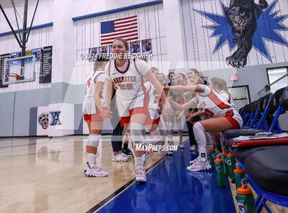 Thumbnail 3 in Muenster vs. Wolfe City (UIL 2A Bi-District) photogallery.