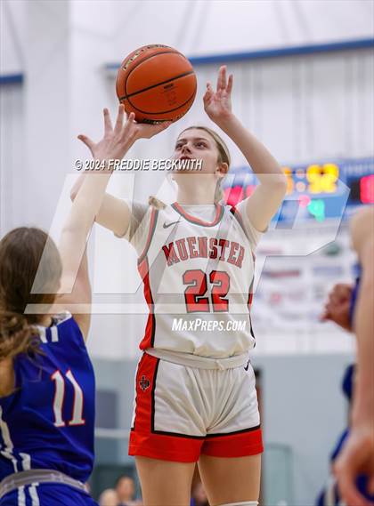 Thumbnail 1 in Muenster vs. Wolfe City (UIL 2A Bi-District) photogallery.