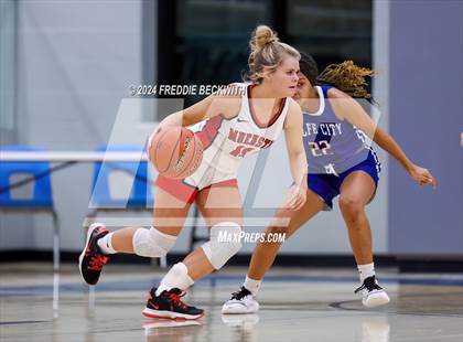 Thumbnail 3 in Muenster vs. Wolfe City (UIL 2A Bi-District) photogallery.