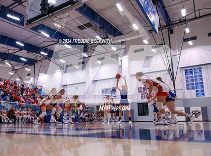 Thumbnail 1 in Muenster vs. Wolfe City (UIL 2A Bi-District) photogallery.