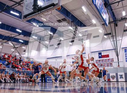 Thumbnail 2 in Muenster vs. Wolfe City (UIL 2A Bi-District) photogallery.