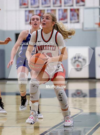 Thumbnail 2 in Muenster vs. Wolfe City (UIL 2A Bi-District) photogallery.