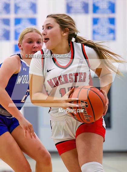 Thumbnail 3 in Muenster vs. Wolfe City (UIL 2A Bi-District) photogallery.