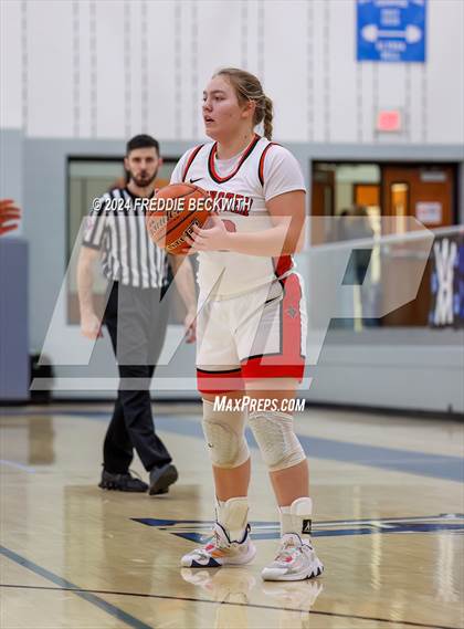 Thumbnail 1 in Muenster vs. Wolfe City (UIL 2A Bi-District) photogallery.
