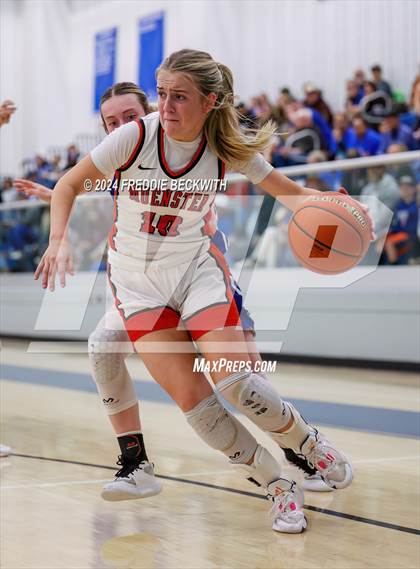Thumbnail 3 in Muenster vs. Wolfe City (UIL 2A Bi-District) photogallery.