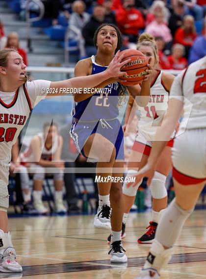 Thumbnail 3 in Muenster vs. Wolfe City (UIL 2A Bi-District) photogallery.