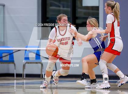 Thumbnail 1 in Muenster vs. Wolfe City (UIL 2A Bi-District) photogallery.