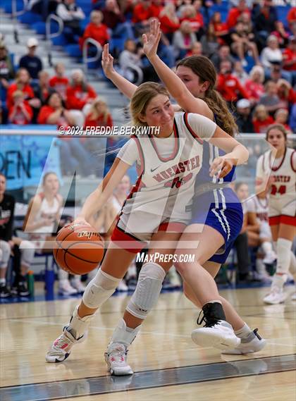 Thumbnail 3 in Muenster vs. Wolfe City (UIL 2A Bi-District) photogallery.