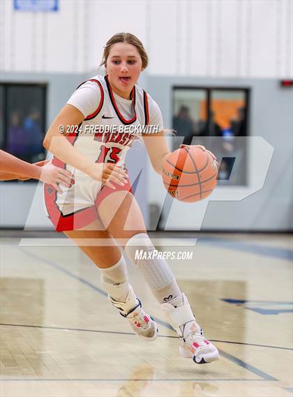 Thumbnail 1 in Muenster vs. Wolfe City (UIL 2A Bi-District) photogallery.