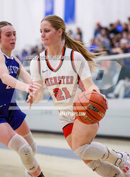 Thumbnail 2 in Muenster vs. Wolfe City (UIL 2A Bi-District) photogallery.