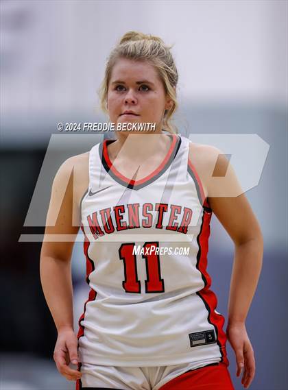 Thumbnail 1 in Muenster vs. Wolfe City (UIL 2A Bi-District) photogallery.