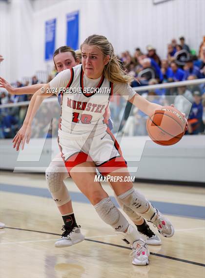 Thumbnail 2 in Muenster vs. Wolfe City (UIL 2A Bi-District) photogallery.