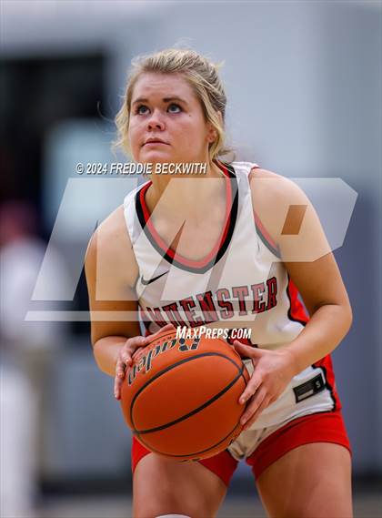 Thumbnail 2 in Muenster vs. Wolfe City (UIL 2A Bi-District) photogallery.