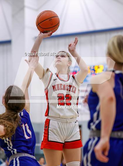 Thumbnail 2 in Muenster vs. Wolfe City (UIL 2A Bi-District) photogallery.