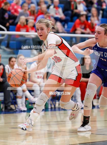 Thumbnail 1 in Muenster vs. Wolfe City (UIL 2A Bi-District) photogallery.