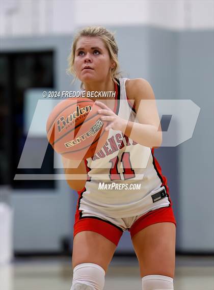 Thumbnail 3 in Muenster vs. Wolfe City (UIL 2A Bi-District) photogallery.