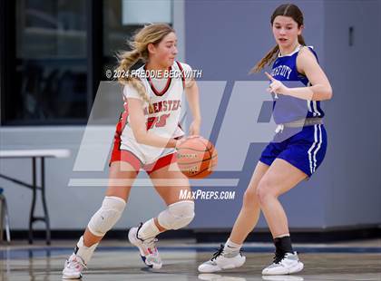 Thumbnail 3 in Muenster vs. Wolfe City (UIL 2A Bi-District) photogallery.