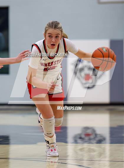 Thumbnail 2 in Muenster vs. Wolfe City (UIL 2A Bi-District) photogallery.