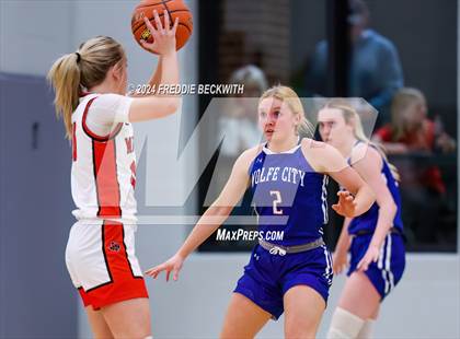 Thumbnail 2 in Muenster vs. Wolfe City (UIL 2A Bi-District) photogallery.
