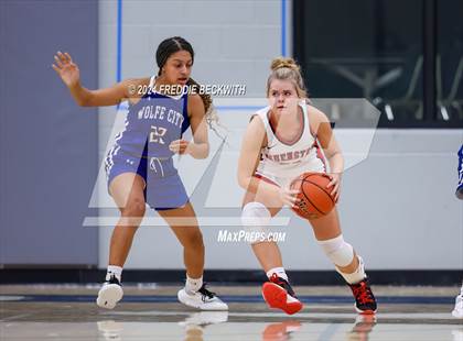Thumbnail 2 in Muenster vs. Wolfe City (UIL 2A Bi-District) photogallery.