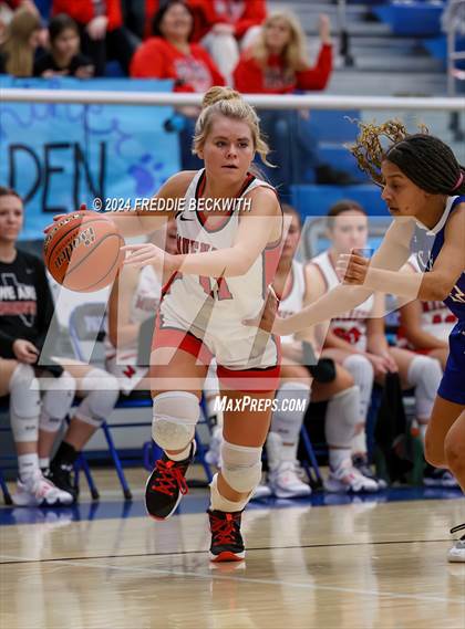 Thumbnail 1 in Muenster vs. Wolfe City (UIL 2A Bi-District) photogallery.