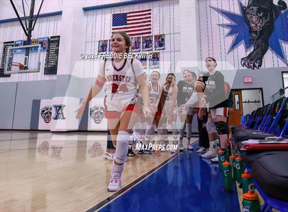 Thumbnail 3 in Muenster vs. Wolfe City (UIL 2A Bi-District) photogallery.