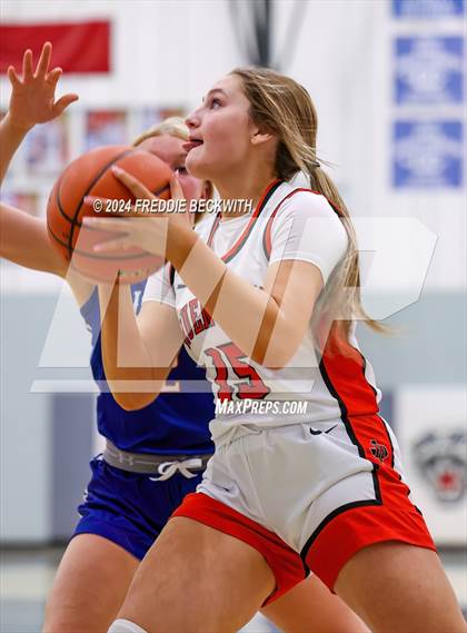 Thumbnail 2 in Muenster vs. Wolfe City (UIL 2A Bi-District) photogallery.