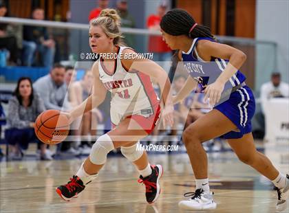 Thumbnail 1 in Muenster vs. Wolfe City (UIL 2A Bi-District) photogallery.