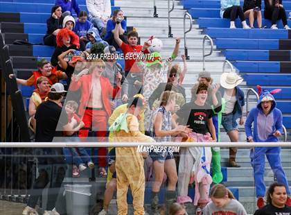 Thumbnail 1 in Muenster vs. Wolfe City (UIL 2A Bi-District) photogallery.