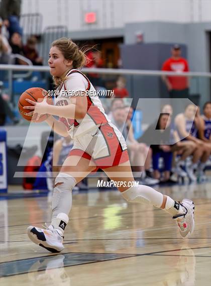 Thumbnail 1 in Muenster vs. Wolfe City (UIL 2A Bi-District) photogallery.