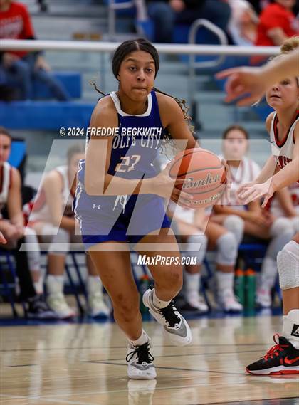 Thumbnail 2 in Muenster vs. Wolfe City (UIL 2A Bi-District) photogallery.