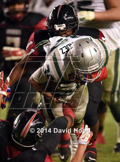 Thumbnail 1 in Centennial vs. De La Salle (CIF State Open Division Final) photogallery.