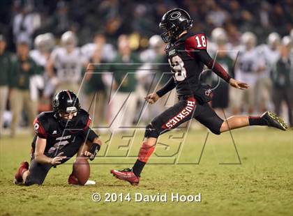 Thumbnail 2 in Centennial vs. De La Salle (CIF State Open Division Final) photogallery.