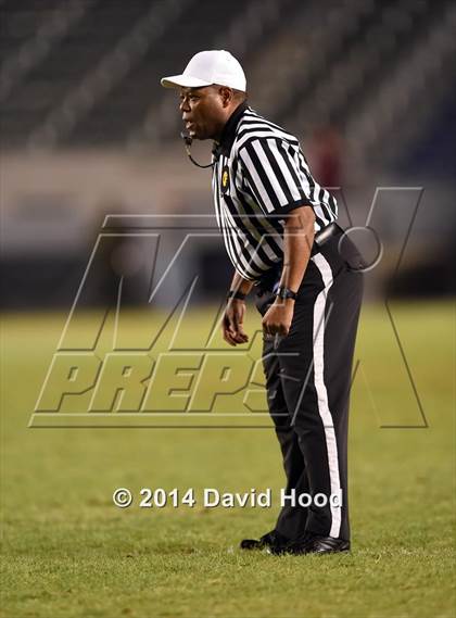 Thumbnail 2 in Centennial vs. De La Salle (CIF State Open Division Final) photogallery.