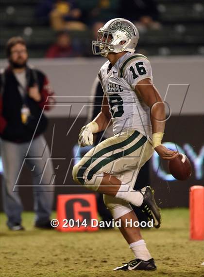 Thumbnail 1 in Centennial vs. De La Salle (CIF State Open Division Final) photogallery.