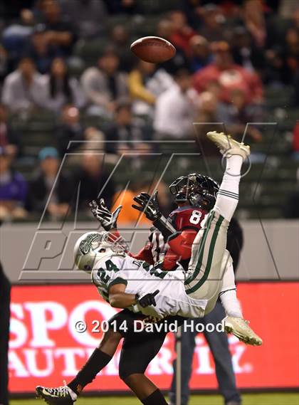 Thumbnail 3 in Centennial vs. De La Salle (CIF State Open Division Final) photogallery.