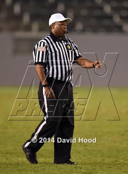 Thumbnail 1 in Centennial vs. De La Salle (CIF State Open Division Final) photogallery.