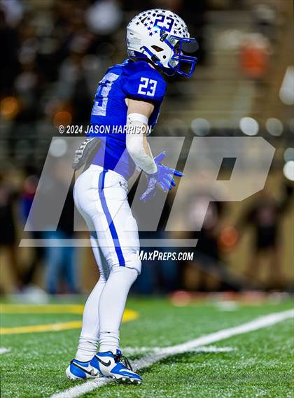 Thumbnail 3 in Ferris vs. Van Alstyne (UIL Football 4A Region 2 Bi District) photogallery.