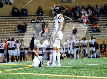 Thumbnail 2 in Ferris vs. Van Alstyne (UIL Football 4A Region 2 Bi District) photogallery.