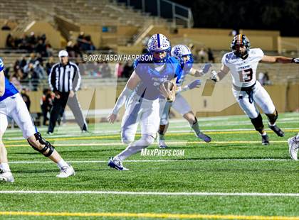 Thumbnail 1 in Ferris vs. Van Alstyne (UIL Football 4A Region 2 Bi District) photogallery.