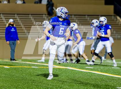 Thumbnail 3 in Ferris vs. Van Alstyne (UIL Football 4A Region 2 Bi District) photogallery.