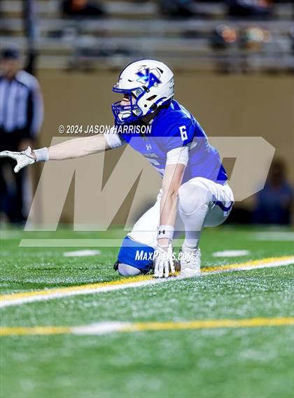 Thumbnail 2 in Ferris vs. Van Alstyne (UIL Football 4A Region 2 Bi District) photogallery.