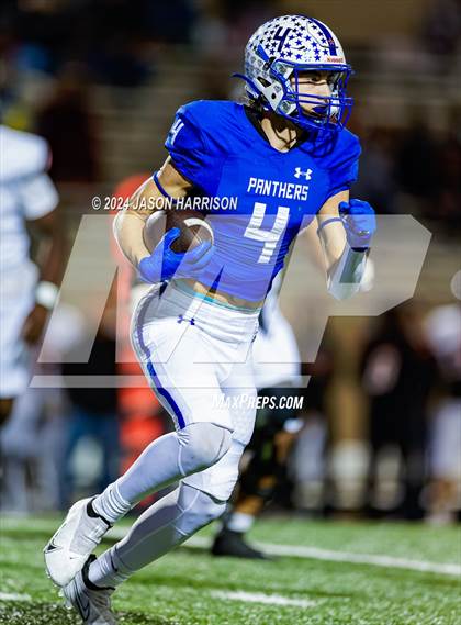 Thumbnail 3 in Ferris vs. Van Alstyne (UIL Football 4A Region 2 Bi District) photogallery.