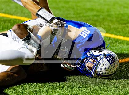 Thumbnail 2 in Ferris vs. Van Alstyne (UIL Football 4A Region 2 Bi District) photogallery.