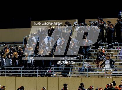 Thumbnail 2 in Ferris vs. Van Alstyne (UIL Football 4A Region 2 Bi District) photogallery.