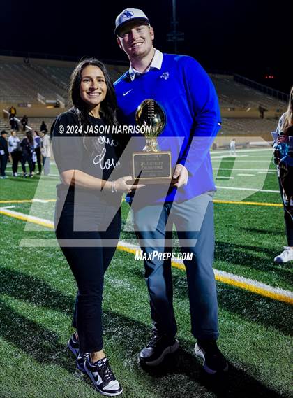 Thumbnail 2 in Ferris vs. Van Alstyne (UIL Football 4A Region 2 Bi District) photogallery.
