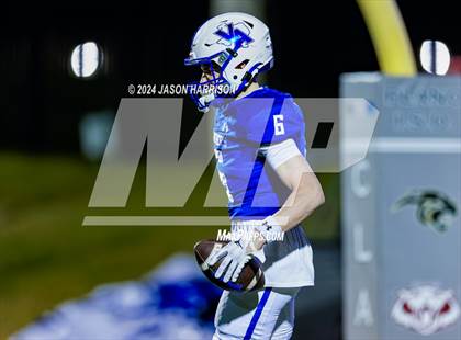 Thumbnail 2 in Ferris vs. Van Alstyne (UIL Football 4A Region 2 Bi District) photogallery.