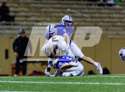 Thumbnail 1 in Ferris vs. Van Alstyne (UIL Football 4A Region 2 Bi District) photogallery.